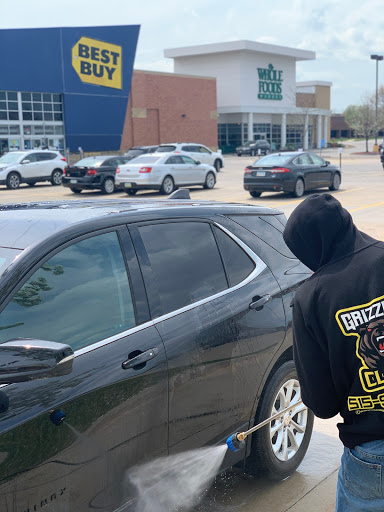 Grizzly Clean LLC Urbandale. Polk County. 1 word3