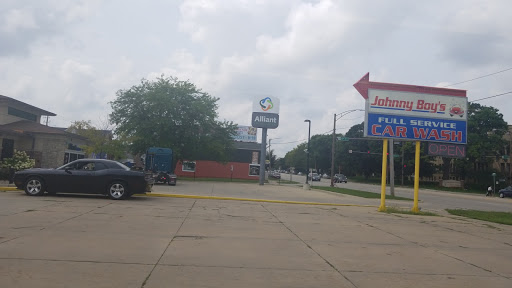 Johnny Boy's Car Wash Cedar Rapids. Linn County. 1 word2