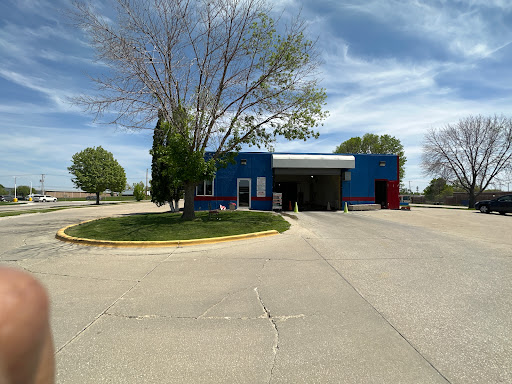 MIKEY'S TOUCHLESS Cedar Rapids. Linn County. 1 word2